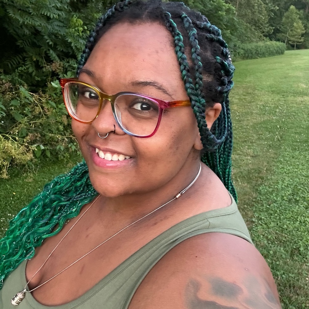 Meet your Posher, Taliya